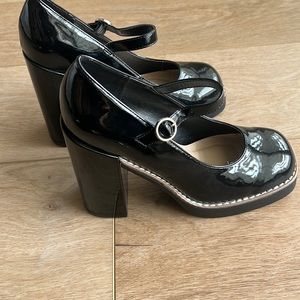 COPY - Steve Madden MaryJane Platform Pump Black Patent Size 7